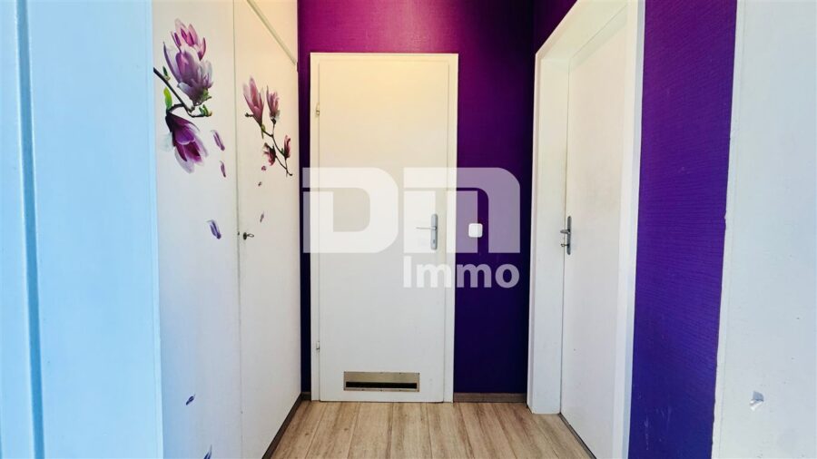 Gepflegte Dreizimmerwohnung mit Loggia in idyllischer Ortsrandlage /Campusnähe - Flur / Diele 2